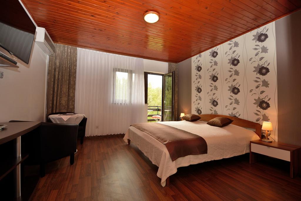 Plitvice Pansion Lovric Hotel Plitvička Jezera Værelse billede